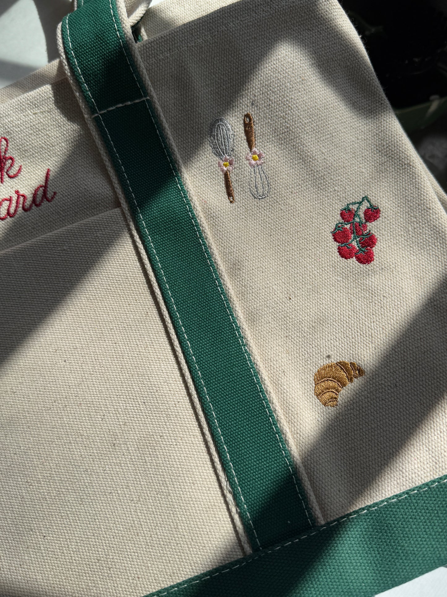 Cookbook Courtyard x Knotty But Sweet: The Farmer's Market Tote